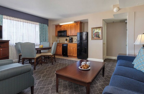 Faubourg Livaudais Condo | tn1 Bedroom Avail. July 3 - 6, 2025 Essence Festival! New lower rate!