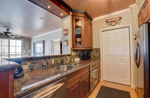 Grandview Heights Condo | Traditional Charm in the Heart of West Palm –2BR w/Garage Parking & Pool Access