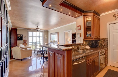 Grandview Heights Condo | Traditional Charm in the Heart of West Palm –2BR w/Garage Parking & Pool Access