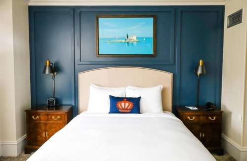 Charlotte Center City Hotel | Traditional Downtown Hotel Near Charlotte Convention Center With On-Site Dining