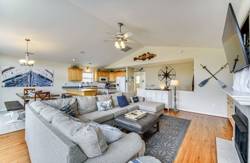 Colington Harbour House | Tranquil Outer Banks Home: Dock & Community Pool!