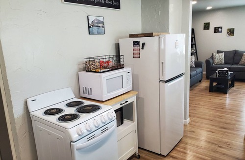 Lake Park House | Tranquil setting 15 Miles from Iowa Great Lakes - Fully Furnished with Game Room