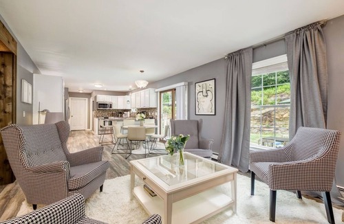 Roxbury House | "Tunnel" HEATED SPA-POOL Best Location! 1.5 Hrs NYC! PoshPadsCT Bike, Hike, Ski