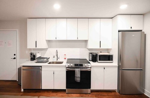 Mill River Apartment | Unit 101 · Renovated, 1 mile from YALE!