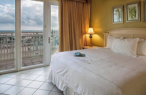 Ormond Beach Hotel | Unwind by the Sea—Spacious Condo Near Daytona Boardwalk & Speedway