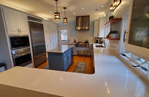 Mayhew House | Updated Lakefront Home w/new Hot Tub & deep water dock, Sleeps 12.