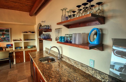 Zihuatanejo Condo | VIEWS Beach Designer Upscale 2-4 adults Best Location CASA ZIH LaRopa Playa