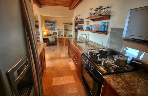 Zihuatanejo Condo | VIEWS Beach Designer Upscale 2-4 adults Best Location CASA ZIH LaRopa Playa