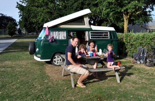 Albany House | Vintage Camping Rental for Travel Adventure in Auckland, New Zealand