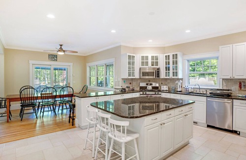 Wainscott Woods House | Wainscott Southampton Estate Timeless luxury with a private pool,.