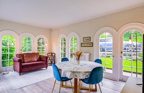 Mamaroneck Apartment | Walk to Harbor! Historic Mamaroneck Guest House