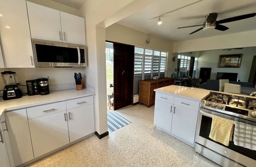 Pedernales House | WALKING DISTANCE TO PLAYA BUYE A POCA DISTANCIA DE PLAYA BUYE