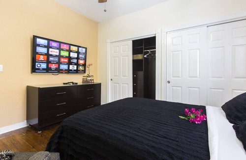 Grandview Heights House | Walking Distance to Easteries & Conventiontion Center!