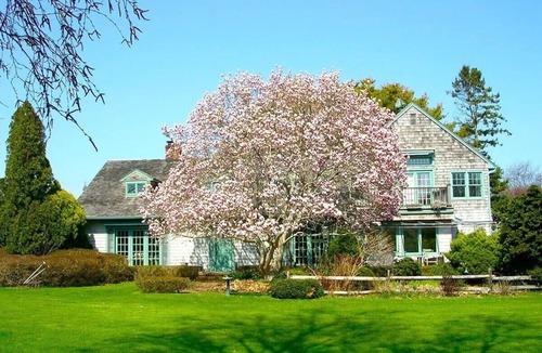 Water Mill House | Water Mill S. English Country Home with Fabulous Gardens,Pool,Dock, min.to Beach