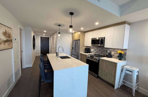 Downtown Halifax Apartment | Waterfront downtown 2 BR, 2 Bath with 6 appliances