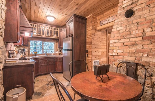 Sundance Cottage | Wee Cottage- Unparalleled Charm, Tiny House, Enchanting Setting, Hot Tub