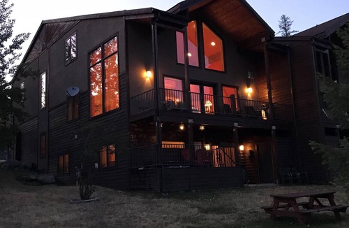 Whitefish House | Weekly Discounts! Whitefish Mountain Ski Resort ski in ski out, Luxury Townhouse
