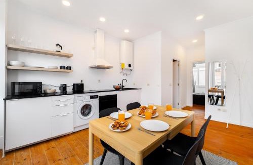 Santa Engracia Apartment | WHome Discover Lisbon from São Vicente Base