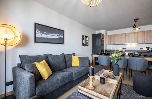 Montalbert Apartment | Wifi, view mountain, swimming pool, sauna, hammam, balcony, parking, ski locker, 69m², Montalbert