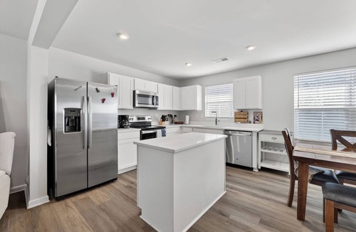 Paw Creek House | Wonderful 3-bedroom townhome in vibrant Charlotte suburb minutes from highways