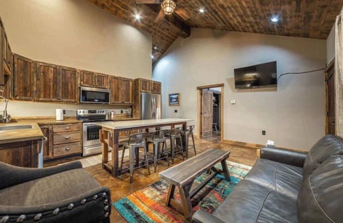 Coram Condo | Your Basecamp to Glacier Cozy 2BR w/King + Queen