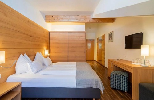 Feld am See House | Zweibettzimmer "seeadler" 4-6 N - Familien-sportresort Brennseehof