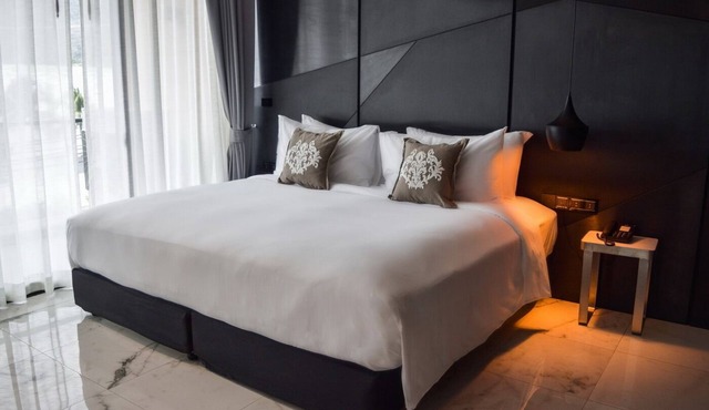 1 Bedroom Suites 1 Min walk to Kamala Beach