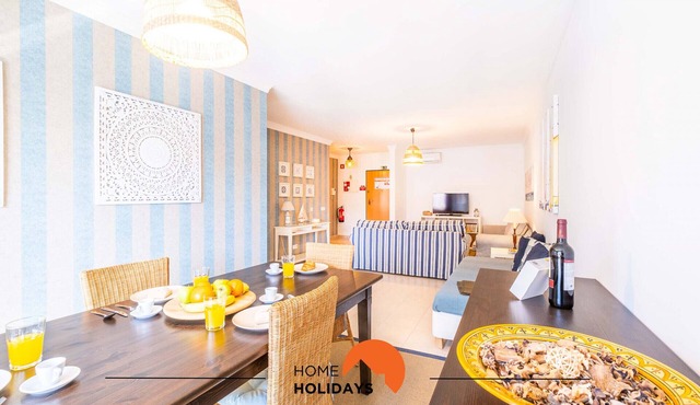 #115 Bernardo Flat by Home Holidays
