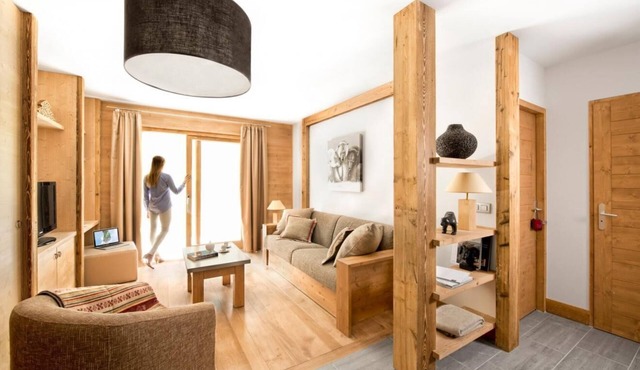 150m from resort center, fitness, swimming pool, sauna, hammam, balcony, tv, 58m², Tignes