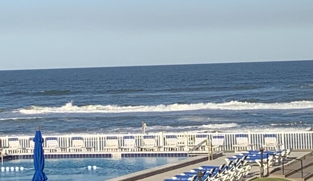 2/2 BEACHFRONT CONDO- No Drive Section