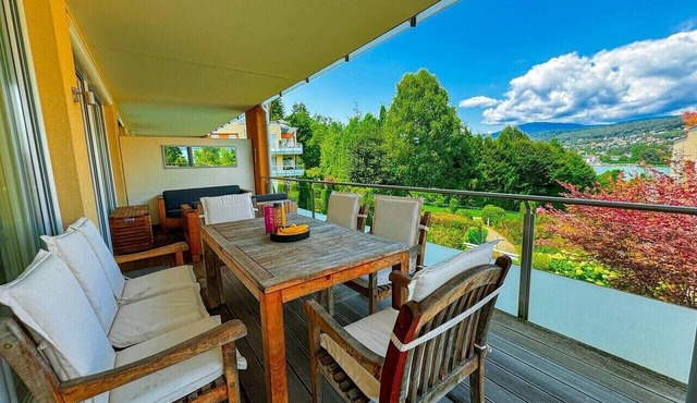 2-Bedroom Apartment, Terrace, Private Lake Access
