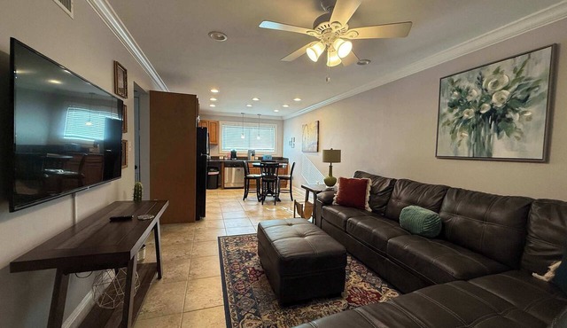 2 bedroom private apt & laundry