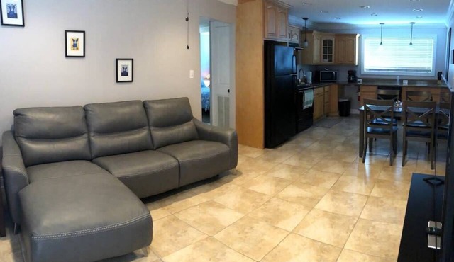 2 br Steps from Tiger Stadium