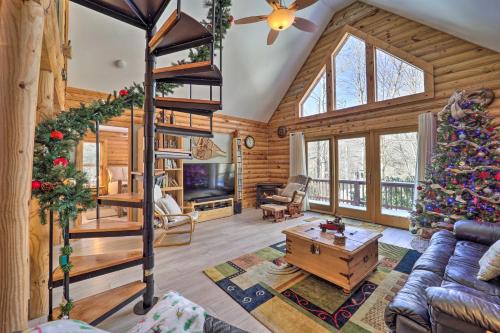 2 Decks & Fire Pit: Scenic Beech Mountain Retreat!
