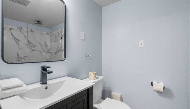 2 Double Beds, Partial Lake View