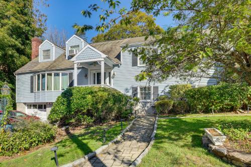 2 Mi to NYC Train: WFH-Friendly Greenwich Apt!