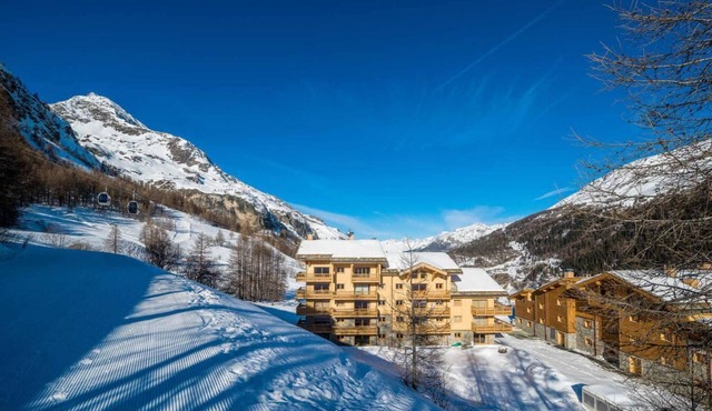 200m from resort center, 5th floor, swimming pool, sauna, hammam, balcony, tv, ski locker, 93m²