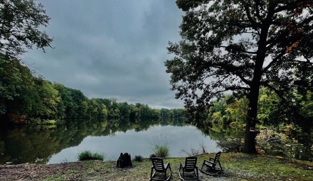 #24 *Serenity* A Lakefront Cottage Retreat