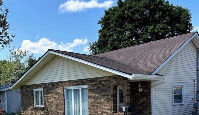 3 bedroom ranch, sleeps 8 with AC,WiFi, and impeccable cleanliness.