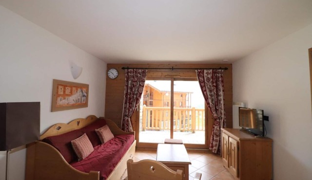 300m from shops, 2nd floor, balcony, tv, ski locker, 60m², Tignes