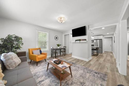 3BR Renovated Bungalow Fire Pit Near Catawba River
