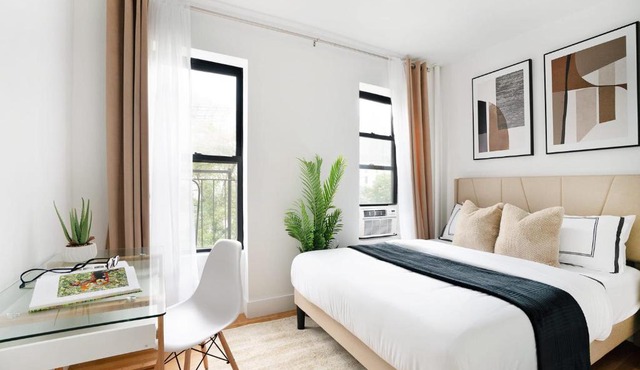 444-3F Newly renovated 1BR in Hell's Kitchen