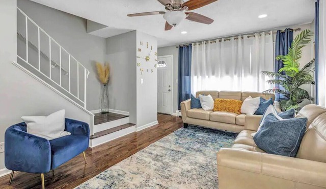 5 Mins to Short Beach w/Grill, Deck, & Fire Pit