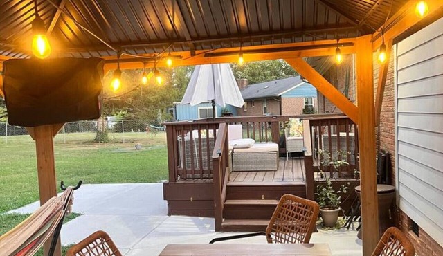 6min to Uptown + Acre + Game Deck + Sleeps 10