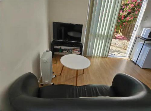 a private and sunny unit in the middle of north shore