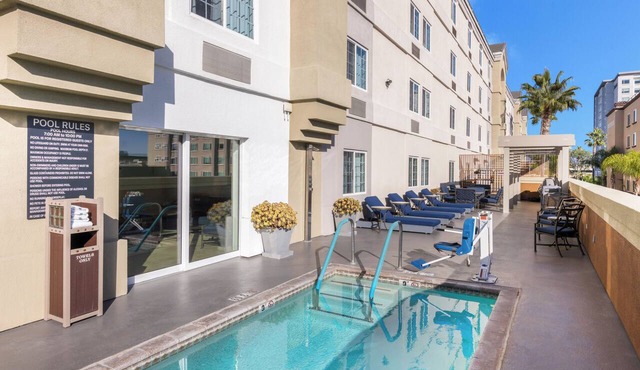 Accommodates 2 Studios w/Double Beds | Full Kitchen | Near Disneyland Resort