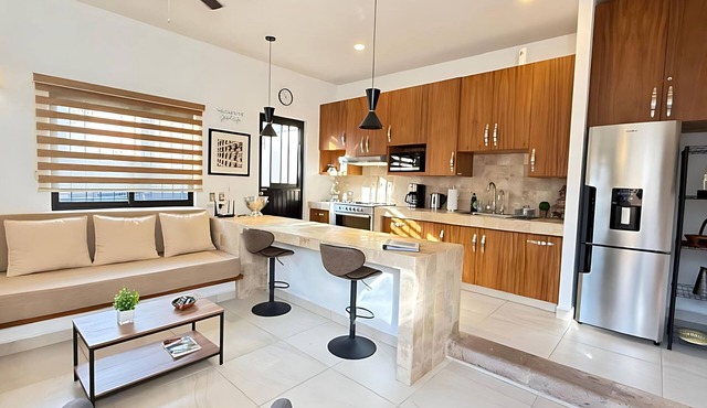 Ajijic 1 Bed Guesthouse-Great Location-Patio-Bikes-Pickleball Court-Golf Cart