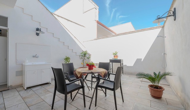Apartment 'Casa Beatrice' with Private Terrace and Air Conditioning