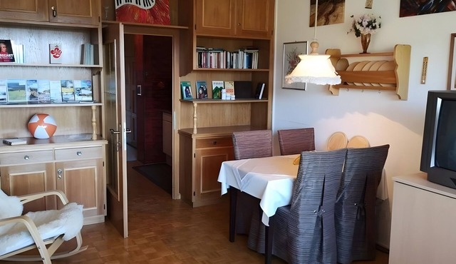 Apartment with Swimming Pool, Mountain Views, Balcony and Wi-Fi