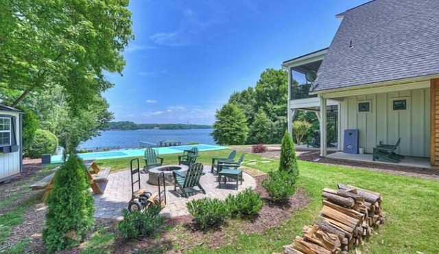 Azalea Retreat – The Cottage | Pool | Pickleball